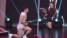 长情男浪漫求婚虐哭雄壮