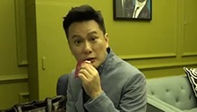 张信哲秒变吃货推荐最爱零食