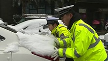 长沙交警的暖心瞬间