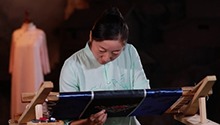 让苗绣走出山村走向世界