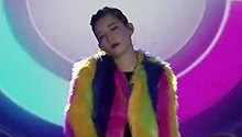 李斯丹妮霸气眼神秒杀众人