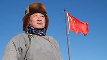 阿迪亚父子 义务巡边两代情