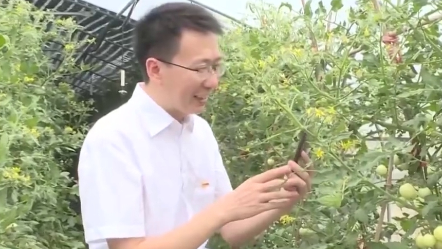 脱贫攻坚群英谱——脱贫攻坚干部考察调研 唐光泽：治水患 兴产业