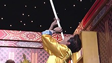 马雪阳吞两米长剑惊呆众人