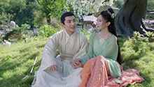 天凌折枝梨花树下浪漫亲吻