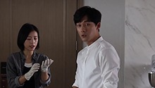 秦明展现魅力一秒破功