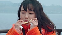 王乃迎被岳老板喂柠檬！