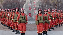 向保卫青山常在，出发！