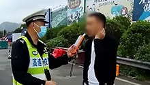男子犯困违停应急车道 “隔夜酒”酒意未散
