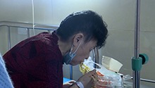 八旬老母患病住院 亲生女儿为何不管不顾
