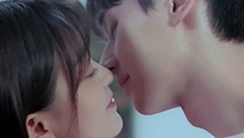 “江莱夫妇”亲亲停不下来！江顾南为原莱“戴戒指”