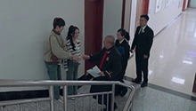 靳梦佳佟梦实感受法院“传帮带”传统