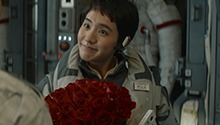刘培强给韩朵朵送花玩浪漫