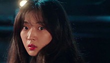 春雨再次看到妈妈，明知是假的却难以割舍