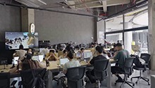 公园旁的办公型咖啡馆