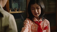 妹妹撕掉姐姐的奖状 父母双双偏心妹妹