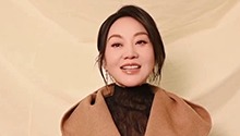 黄玲祝大家万事顺遂阖家幸福！